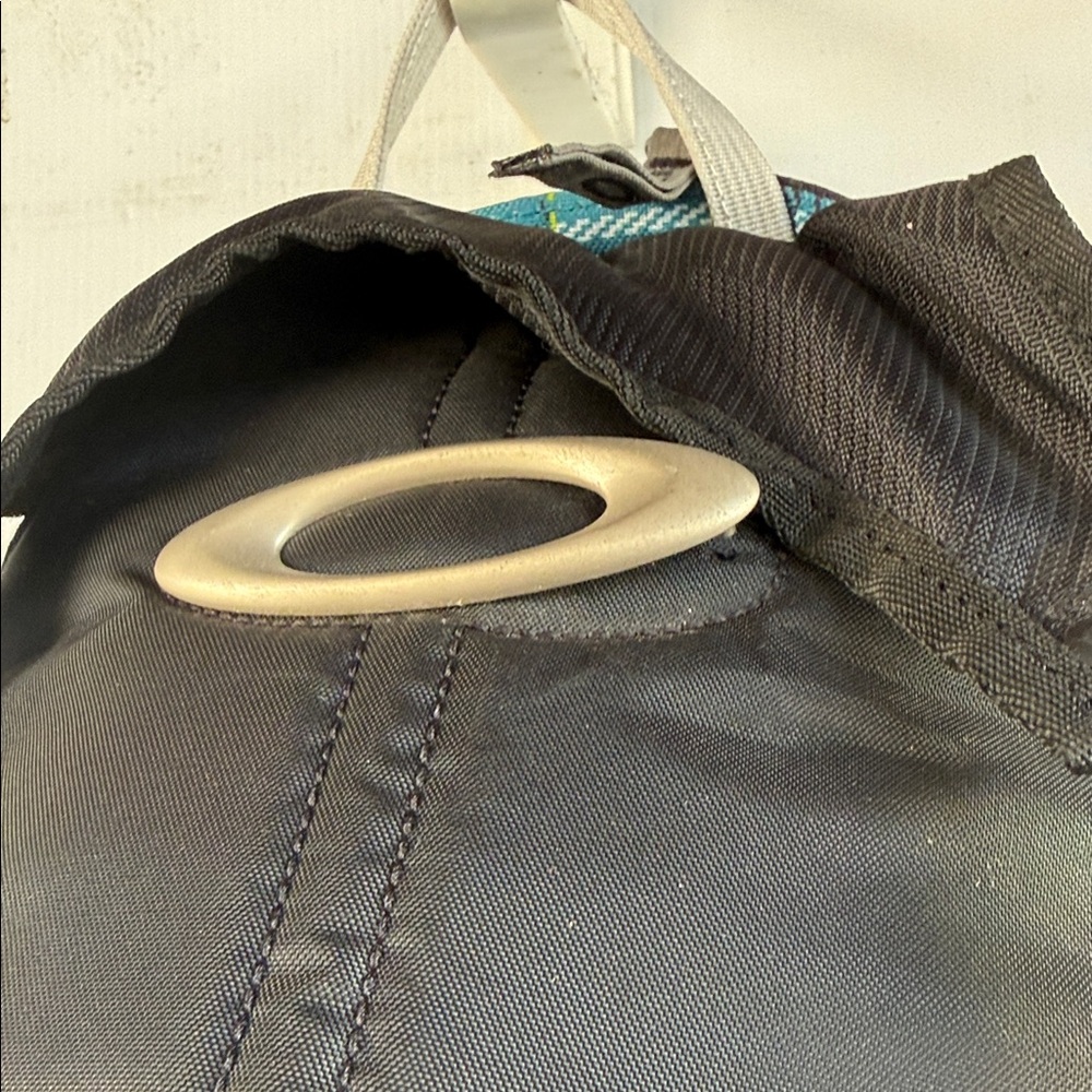 NEW OAKLEY SMALL ICON BACKPACK 92355-67M Aurora Blue RARE COLORWAY UNISEX - Picture 6 of 16